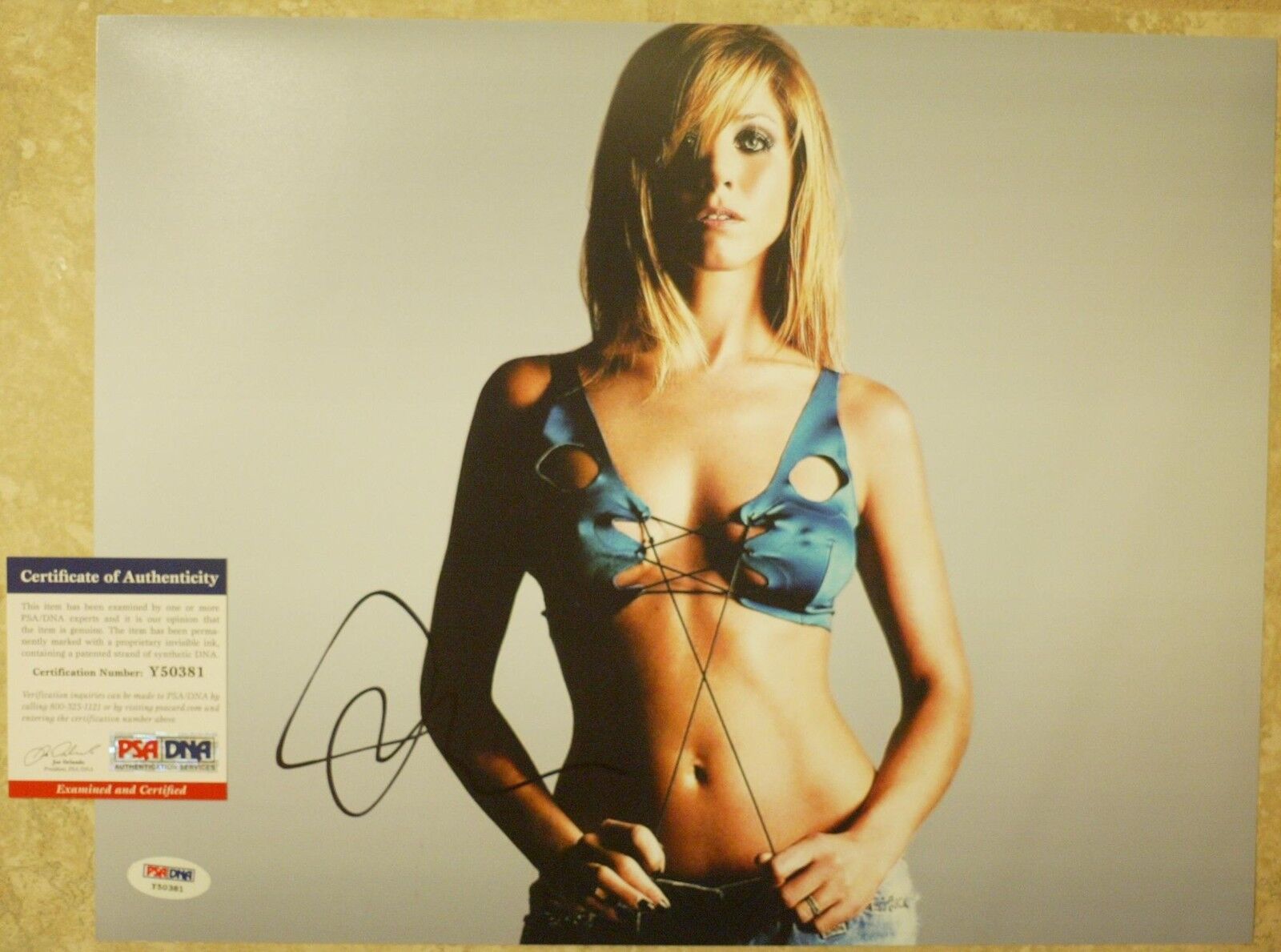 Jennifer Aniston 11x14 Photo Poster painting Signed Autographed Auto PSA DNA Friends Rachel