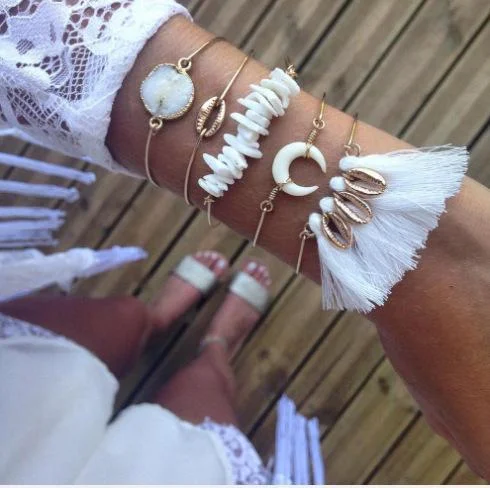 Women plus size clothing 5 Piece Cattle Horns Tassel Shell Bracelet Wholesale Cheap Jewelry-Nordswear