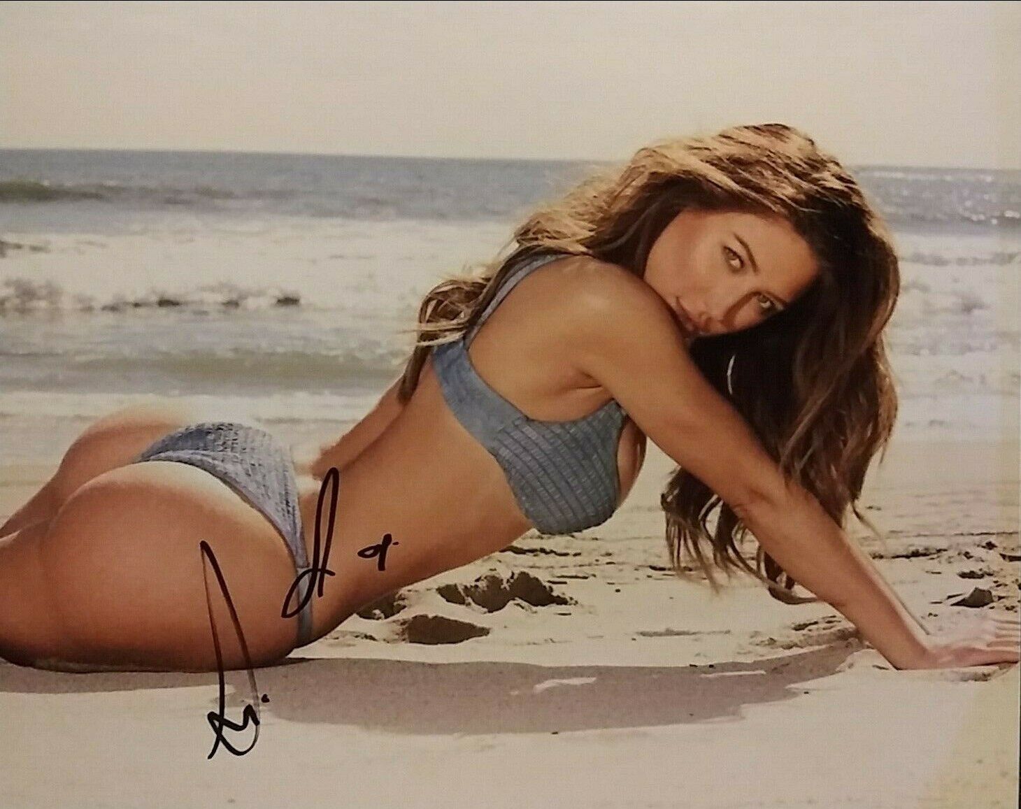 Stefanie gurzanski signed 8 x 10