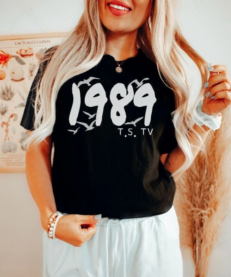 1989 TV Seagulls T-shirt