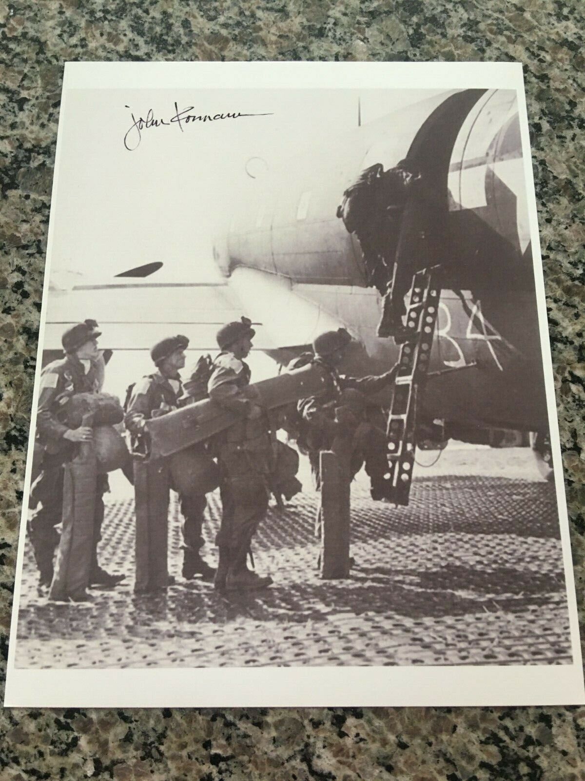 JOHN KORMANN 17TH AIRBORNE OPERATION VARSITY & BATTLE OF THE BULGE SIGNED Photo Poster painting