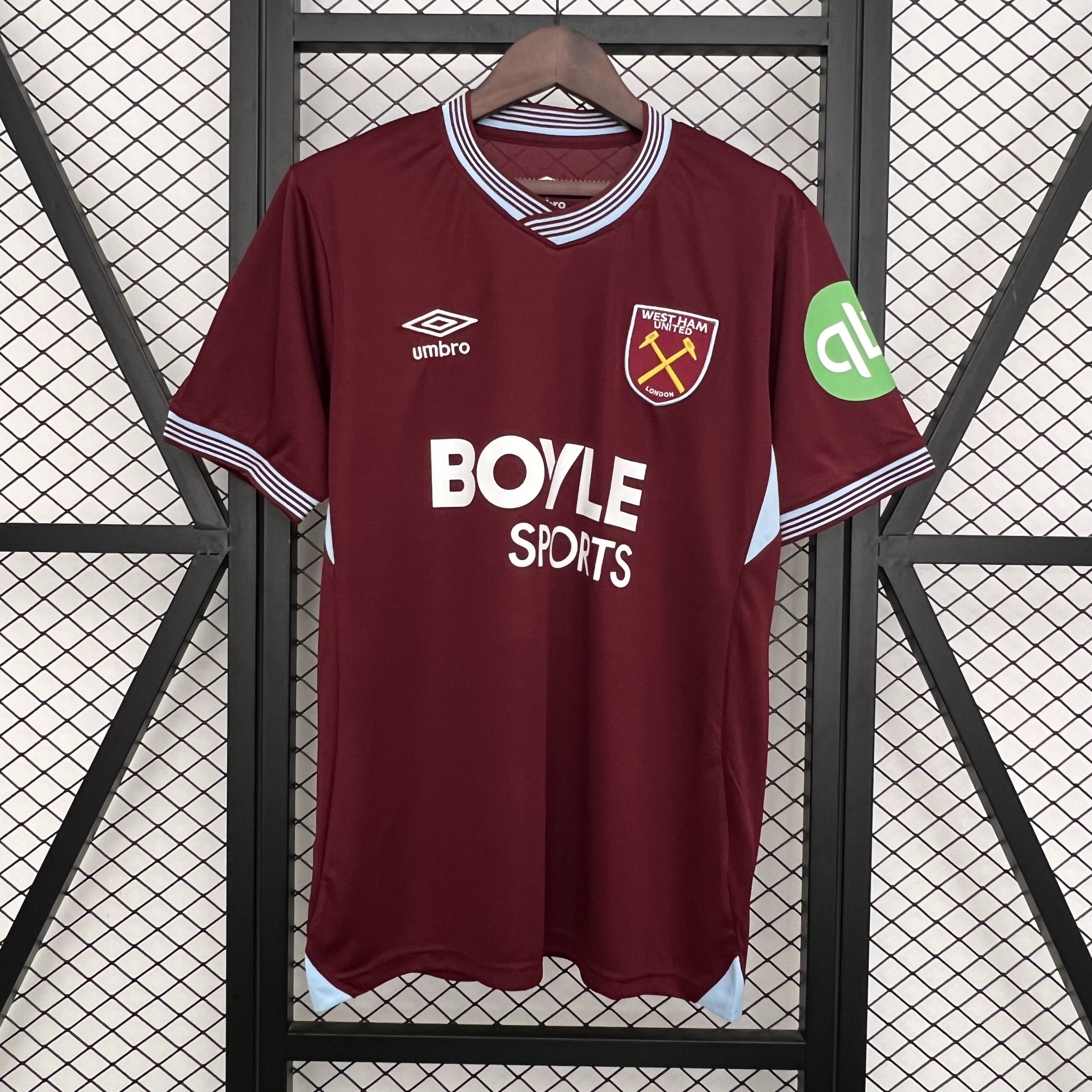 2025/26-WHU-HM-SH-B00382
