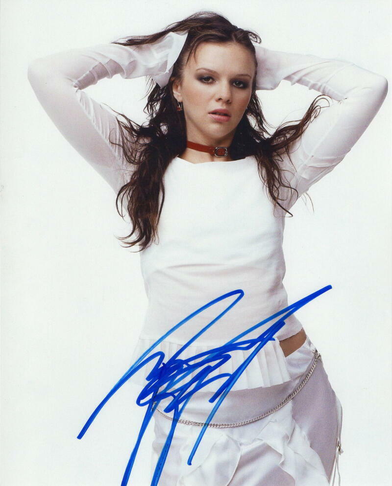 AMBER TAMBLYN SIGNED AUTOGRAPH 8X10 Photo Poster painting - SUPER SEXY, THE RING, 127 HOURS BABE