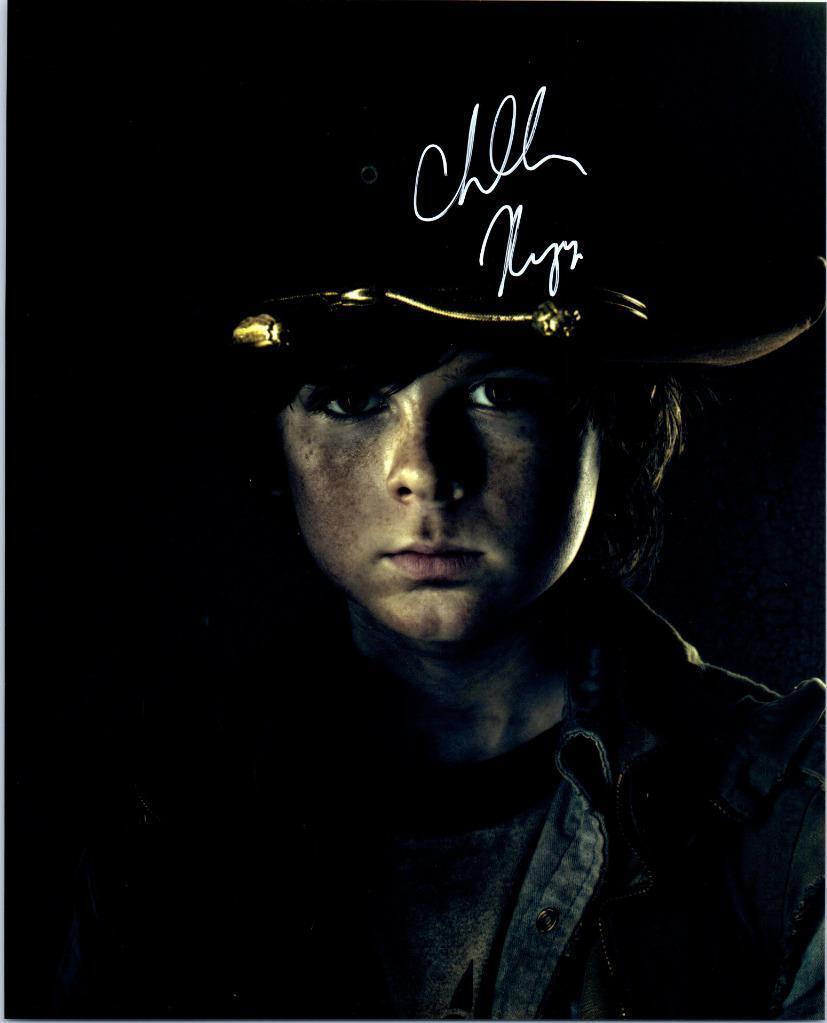 Chandler Riggs signed 8x10 Photo Poster painting picture autographed good looking plus COA