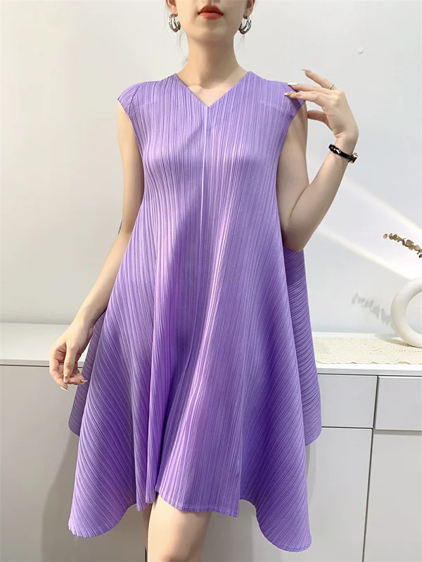 Irregular Clipping Roomy Pleated Pure Color V-Neck Mini Dresses