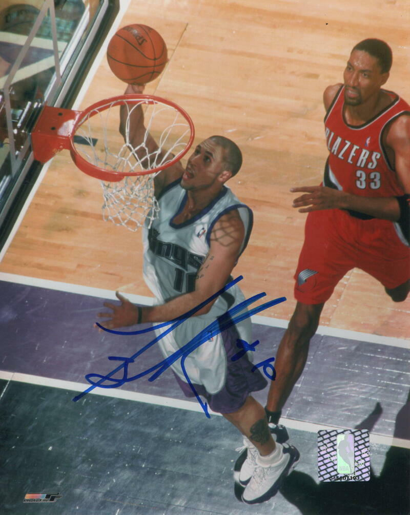 MIKE BIBBY SIGNED AUTOGRAPH 8X10 Photo Poster painting - SACRAMENTO KINGS STAR, ARIZONA WILDCATS