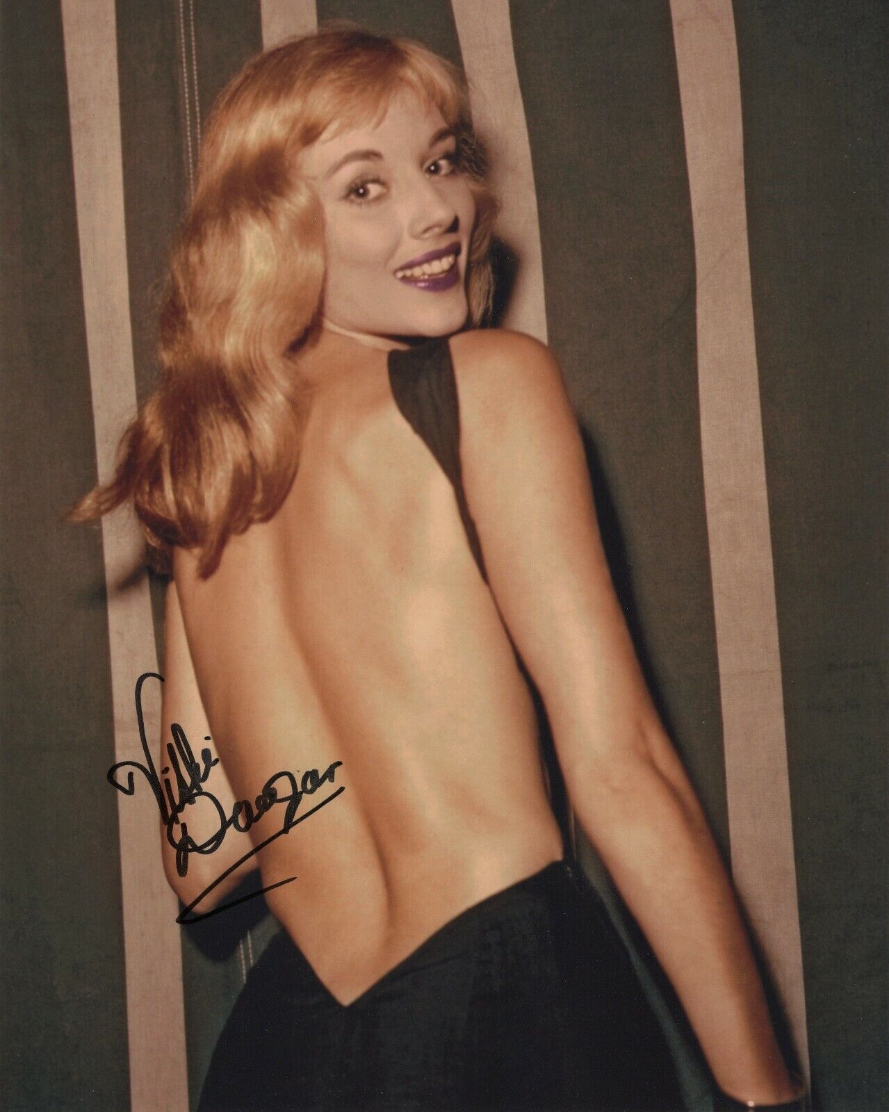 VIKKI DOUGAN SIGNED AUTOGRAPH 8X10 Photo Poster painting BEAUTIFUL #2