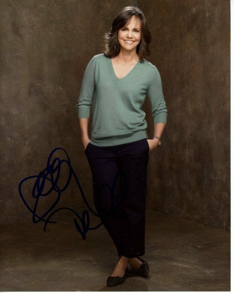 Sally field signed autographed brothers & sisters nora walker Photo Poster painting