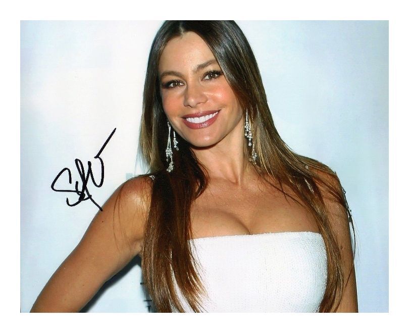 SOFIA VERGARA AUTOGRAPHED SIGNED A4 PP POSTER Photo Poster painting PRINT 1