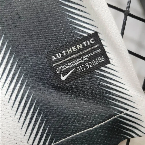 Retro Juventus 2011/2012 Home Football Shirt Thai Quality