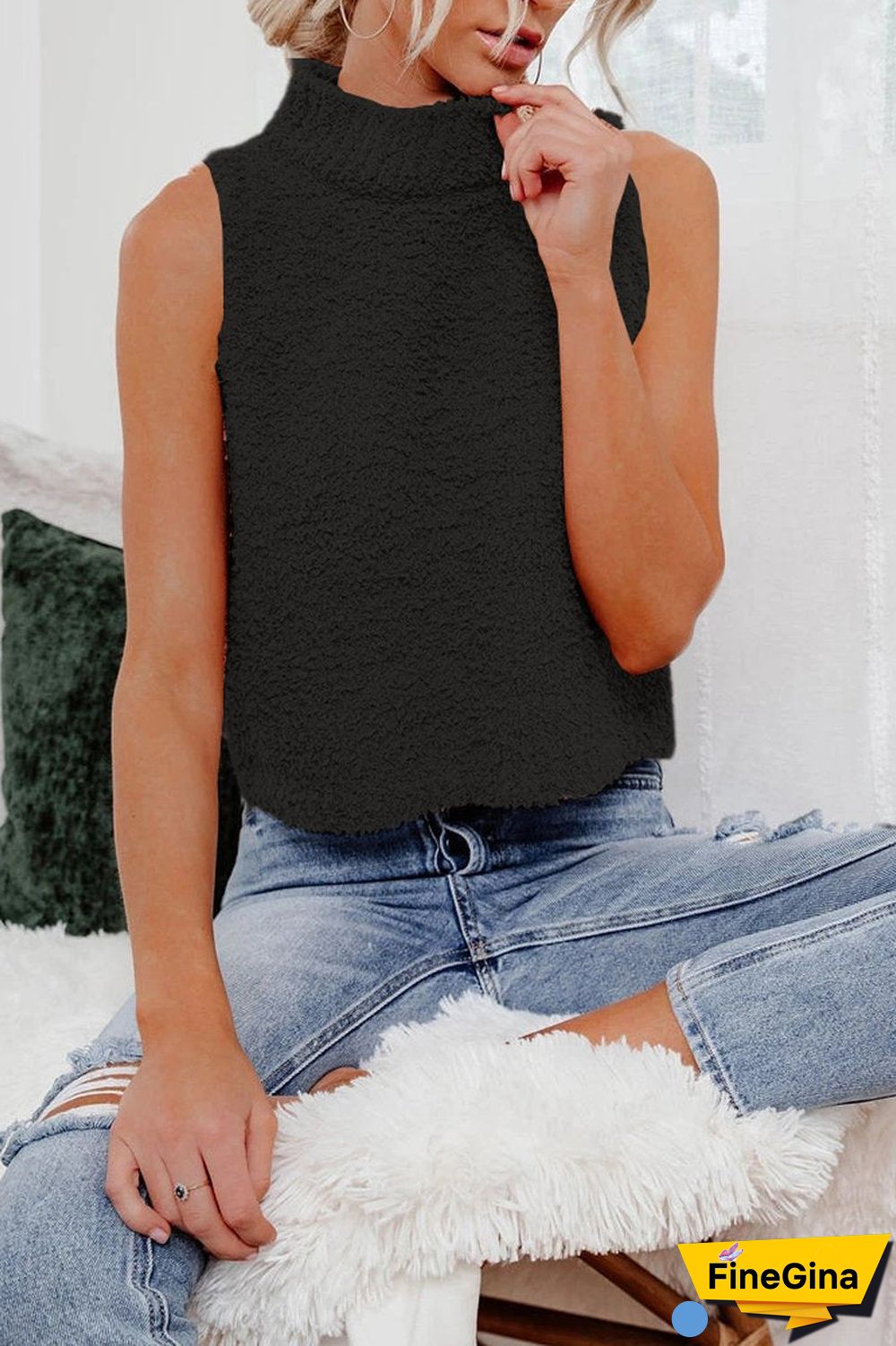 Solid Color Sleeveless Knitted Top