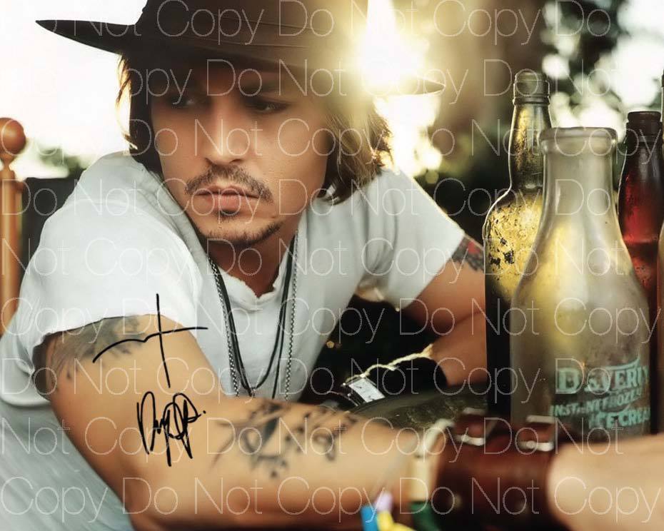 Johnny Depp signed 8X10 print Photo Poster painting picture poster autograph RP