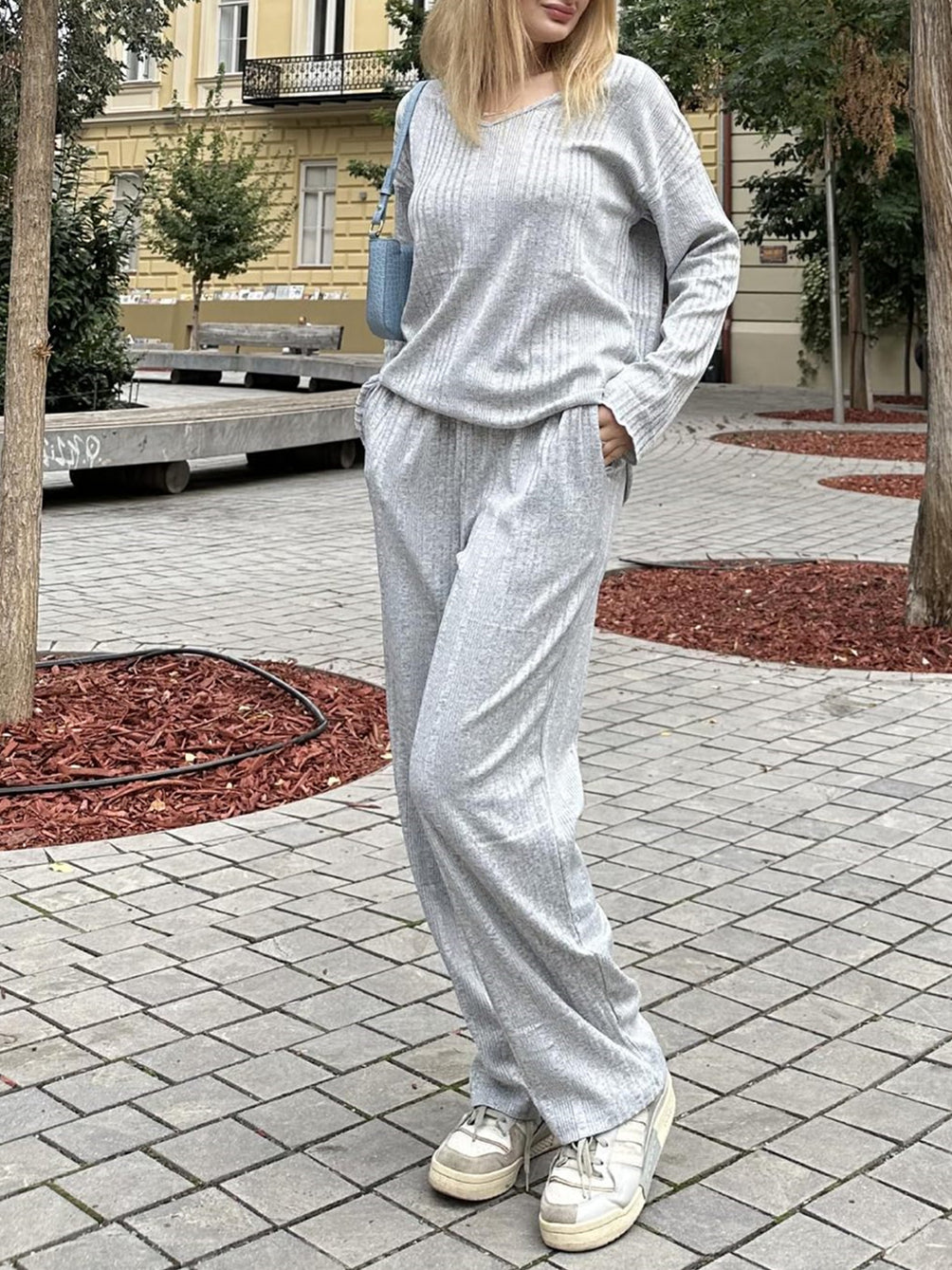 Women Half Sleeve V-neck Solid Color Dress