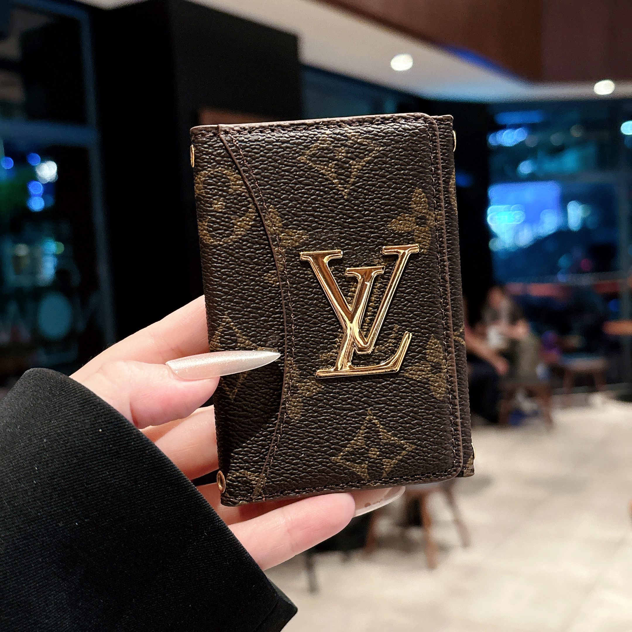 Luxury Magnetic Trifold Card Wallet &ndash; Compatible with MagSafe and Designed for Luxury Style Perfect for LV, Gucci, or Coach Fans