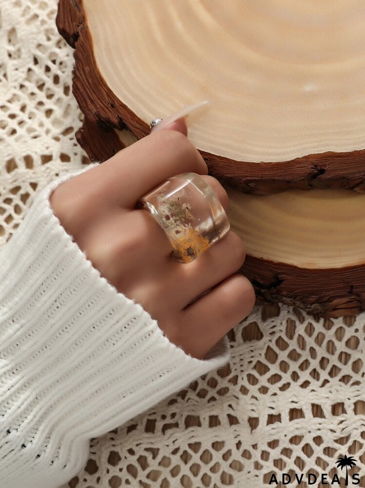 Flower Detail Chunky Ring