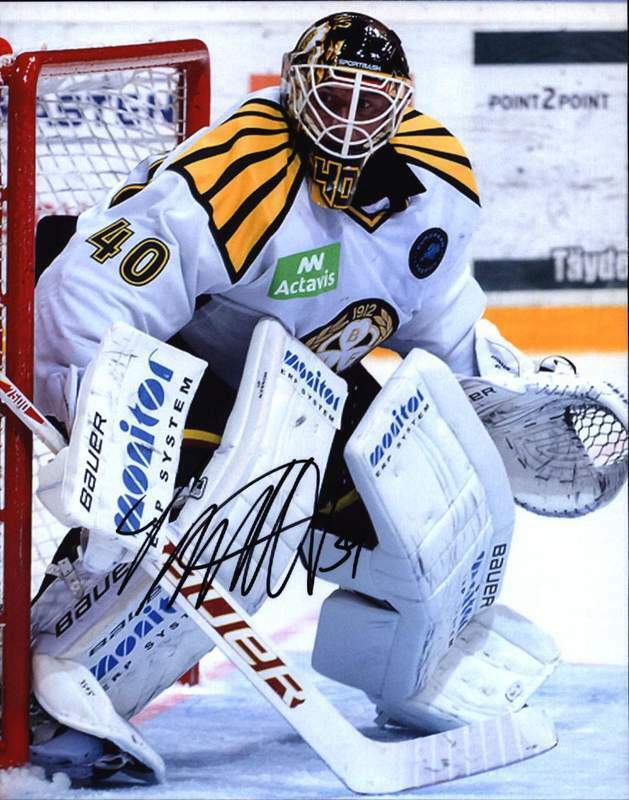 Johan Holmqvist signed NHL hockey 8x10 Photo Poster painting W/Cert Autographed A0007