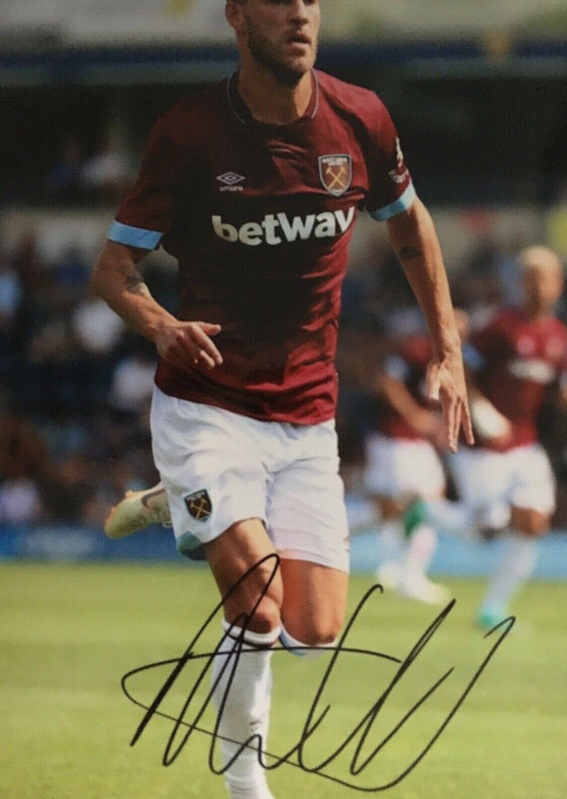 ANDRIY YARMOLENKO - WEST HAM FOOTBALLER - EXCELLENT SIGNED COLOUR Photo Poster paintingGRAPH