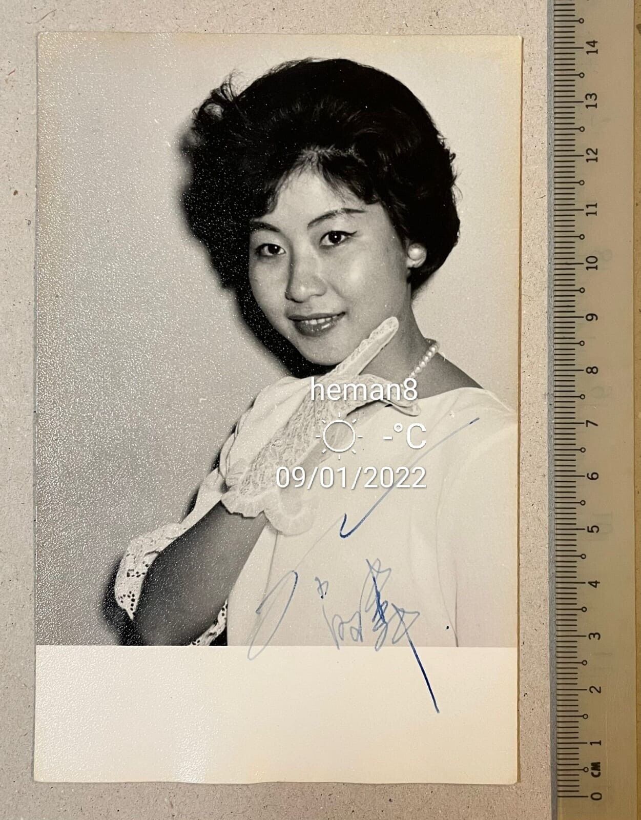 歌星簽名照片 Vintage Singapore Chinese female singer studio Photo Poster painting signed!!