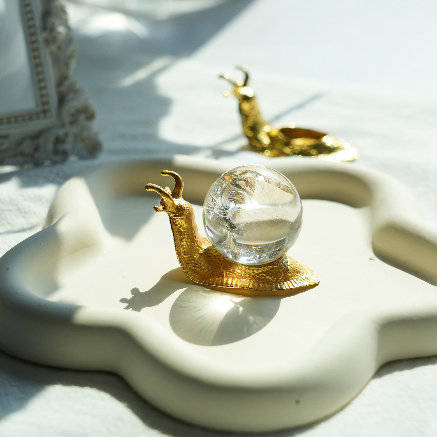 Snail Sphere Holder