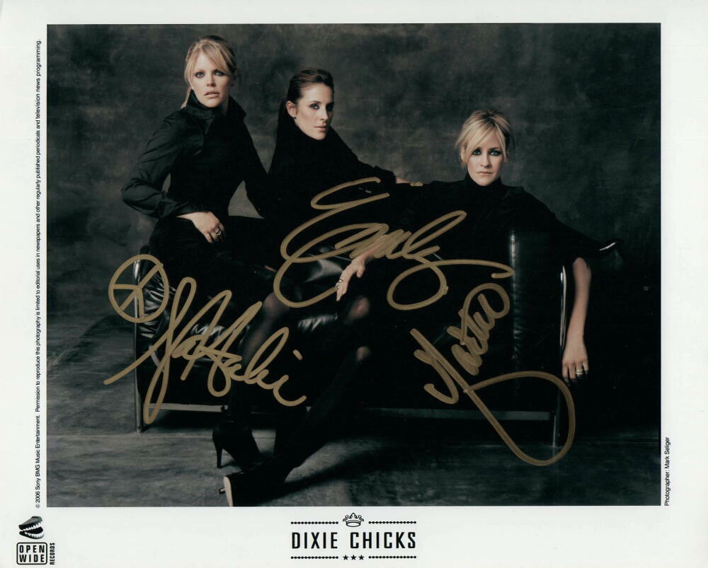 DIXIE CHICKS BAND SIGNED AUTOGRAPH 8X10 Photo Poster painting - TAKING THE LONG WAY, FLY, HOME