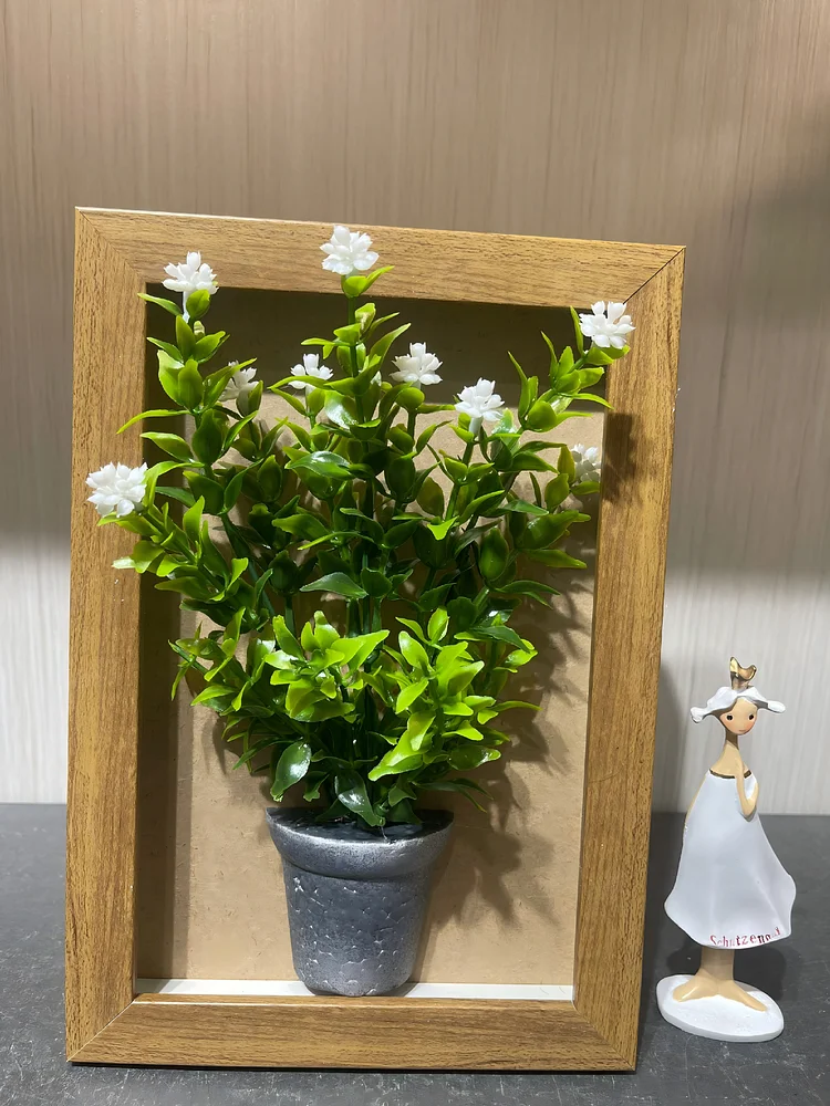 Lifelike Artificial White Jasmine Framed Botanical Display 🤍（Size 6.5*9.5 in）