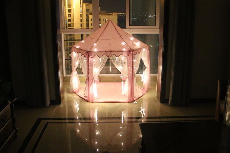 放上大灯和地毯效果图