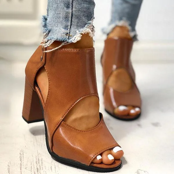 Peep Toe Cutout Rivet Chunky Heel Sandals