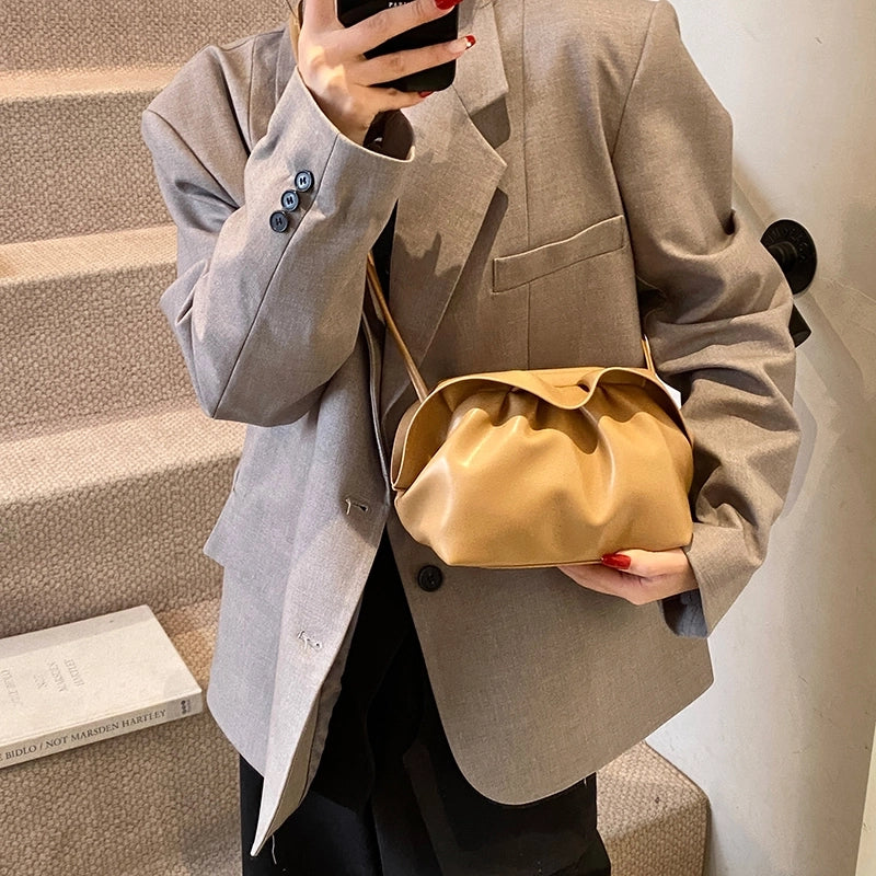 Women’s Medium Pu Leather Solid Color Vacation Classic Style Sewing Thread Square Buckle Crossbody Bag