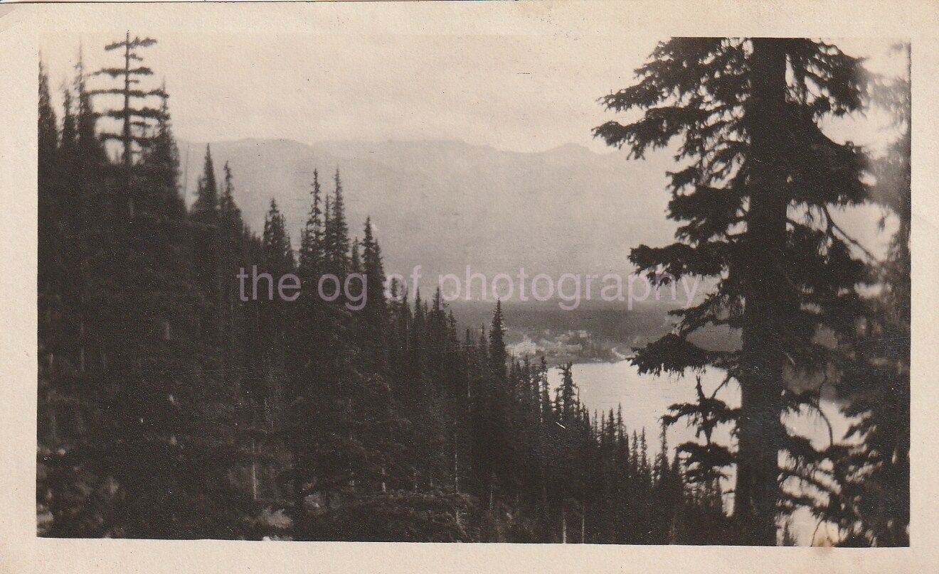 FOUND Photo Poster painting Original B and W Snapshot Photo Poster paintingGRAPHYDD 810 19 CC