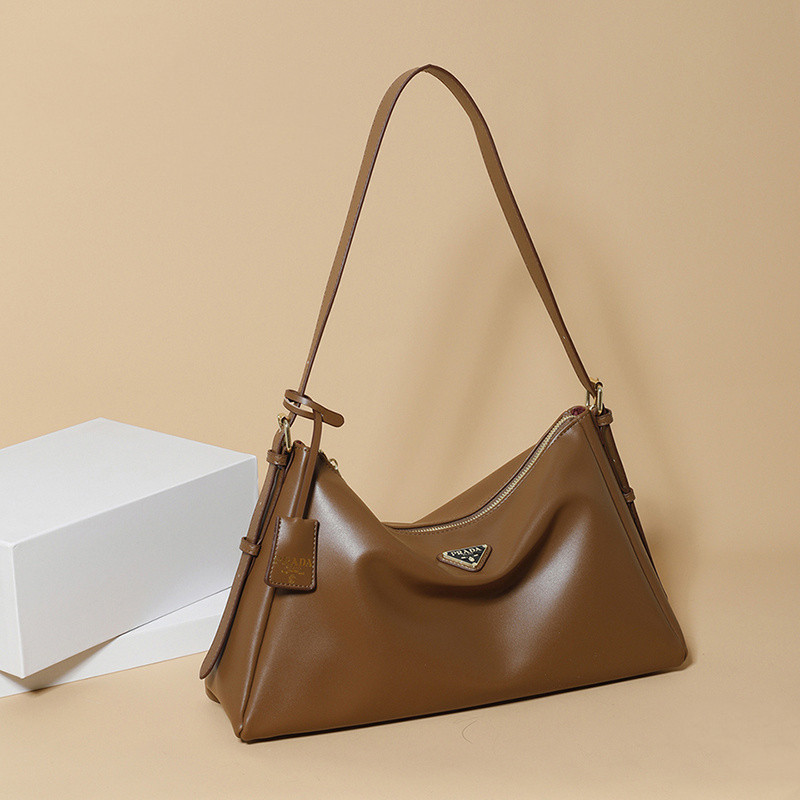 Last discount price💥💥💥Prada Aimee Underarm bag