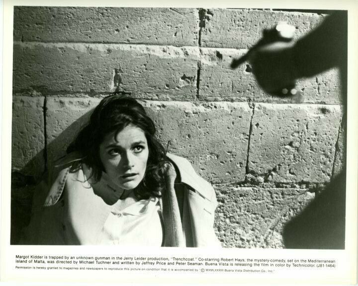 Margot Kidder Trenchcoat original press Photo Poster painting