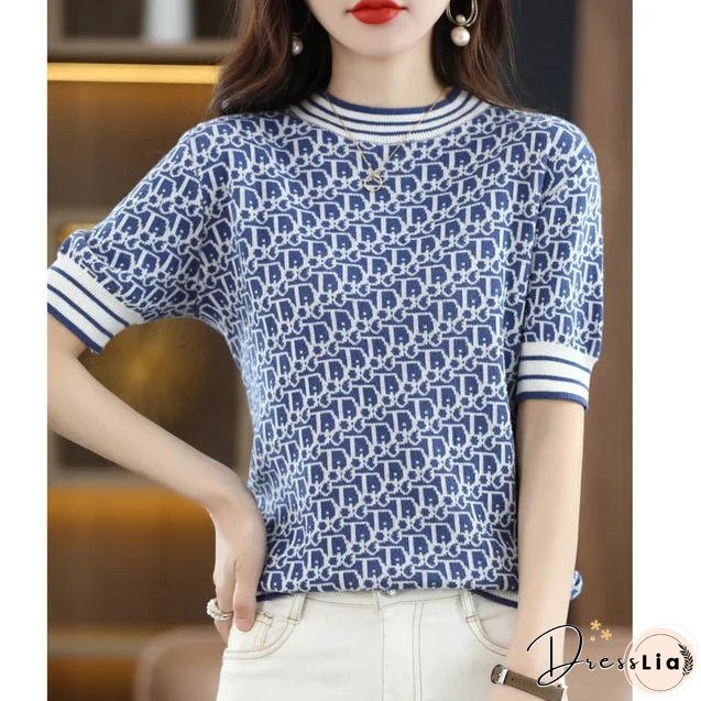 Effortless and Chic winter Pullover