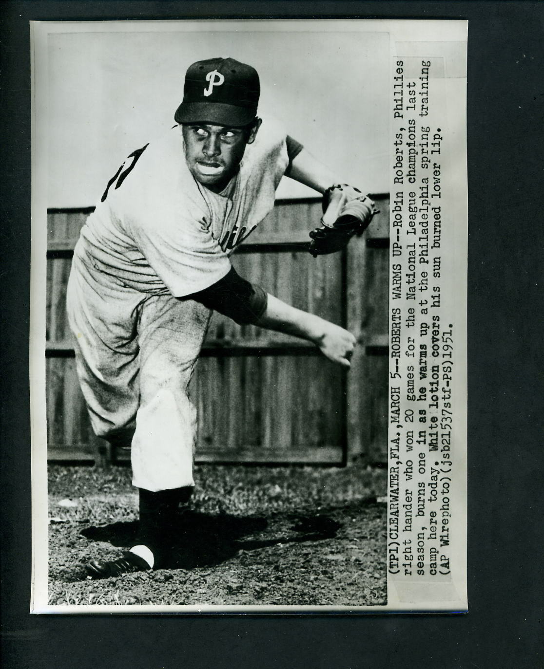 Robin Roberts 1951 Press Photo Poster painting Philadelphia Phillies Clearwater