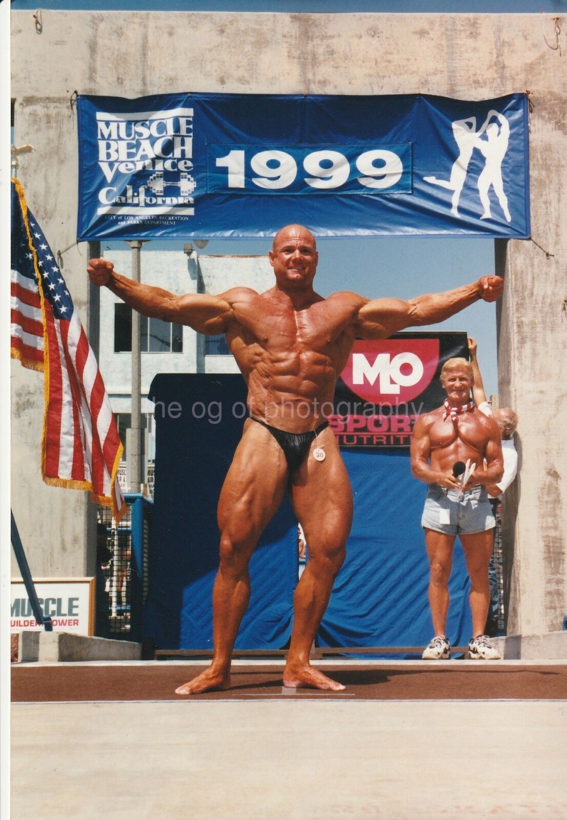 Muscle Man FOUND Photo Poster paintingGRAPH Color BODYBUILDER Venice Beach California 92 4 P