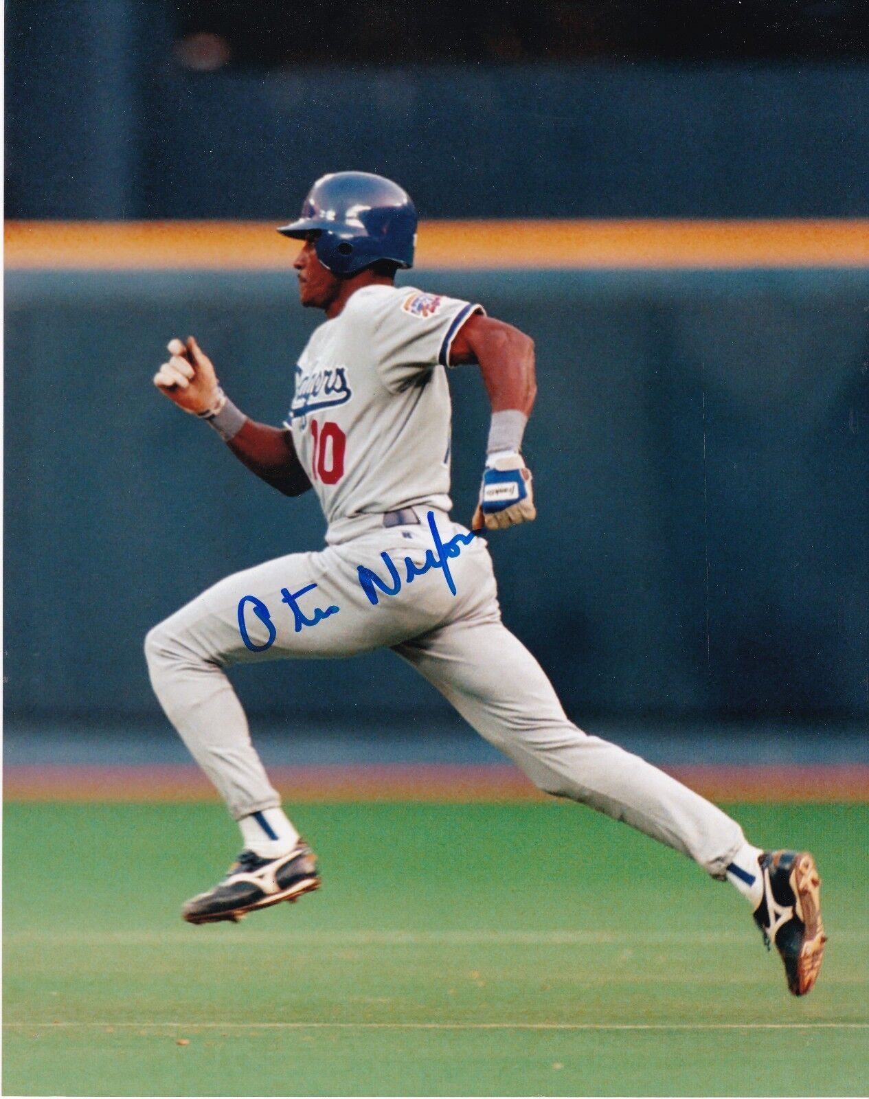 OTIS NIXON LOS ANGELES DODGERS ACTION SIGNED 8x10