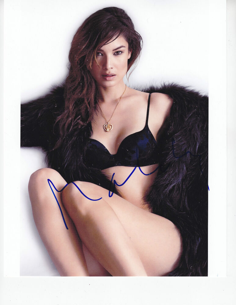 Berenice Marlohe - SKYFALL - signed 8x10