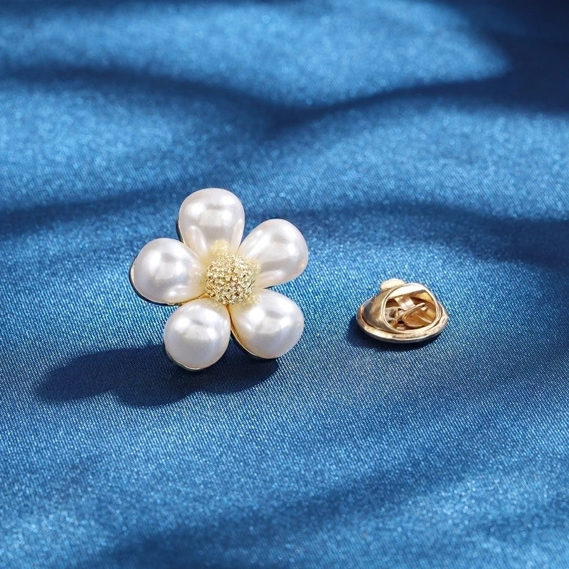 Novelty Pin Triangle Star Bow Knot Alloy Inlay Artificial Pearls Rhinestones Women’S Brooches