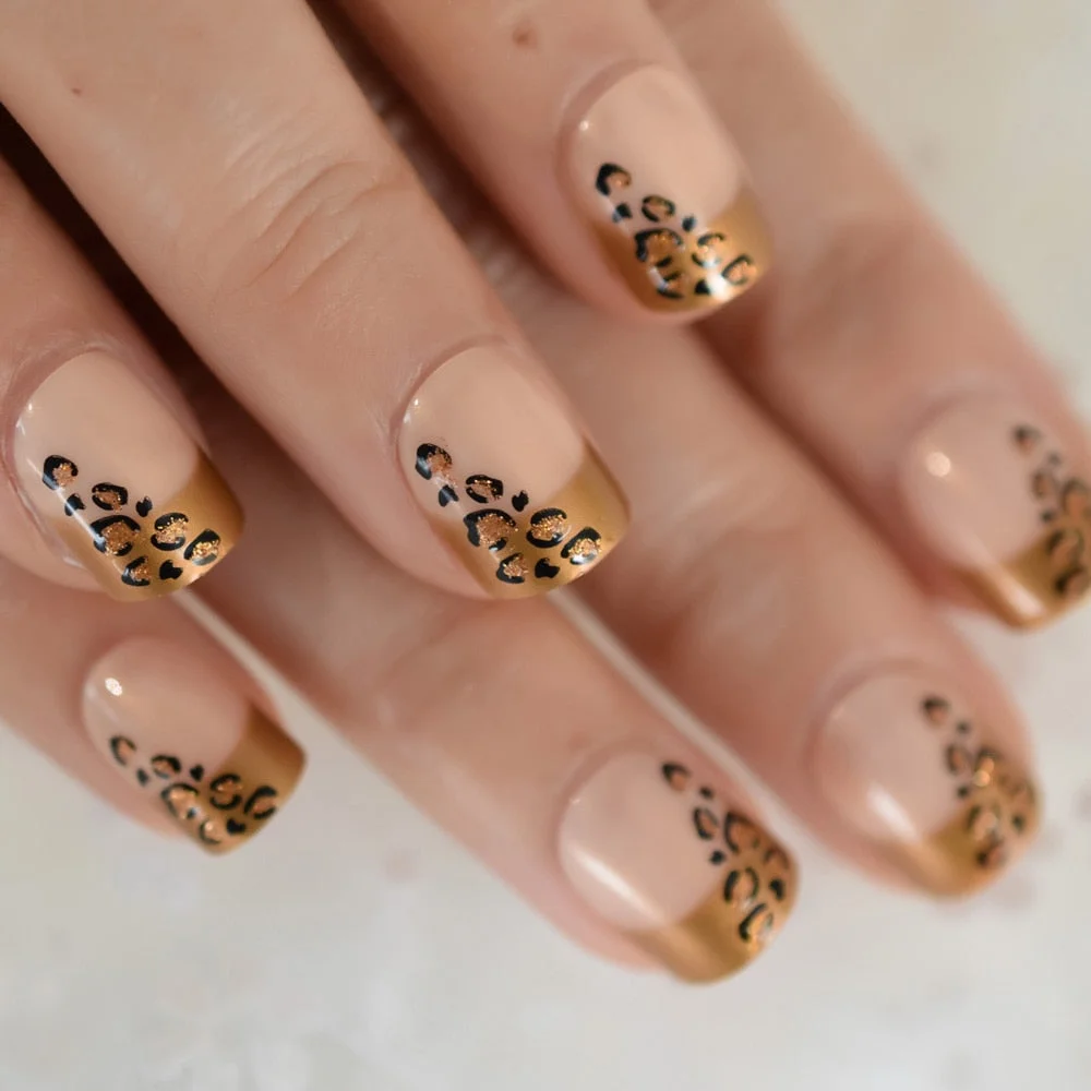 Short Fake Nails With Designs Skull Halloween Antic Artificial Nails Tips Nude Round Daily Creative Press Nail On Finger-Nail Inspo