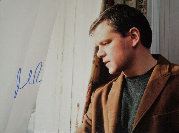 Matt Damon Signed - Autographed The BOURNE IDENTITY 11x14 inch Photo Poster painting