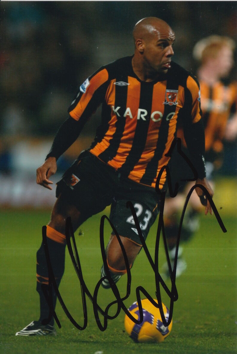 HULL CITY HAND SIGNED MARLON KING 6X4 Photo Poster painting.