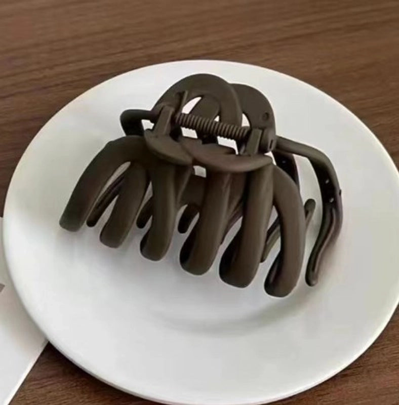 Minimalist Solid Color Plastic Hair Claws