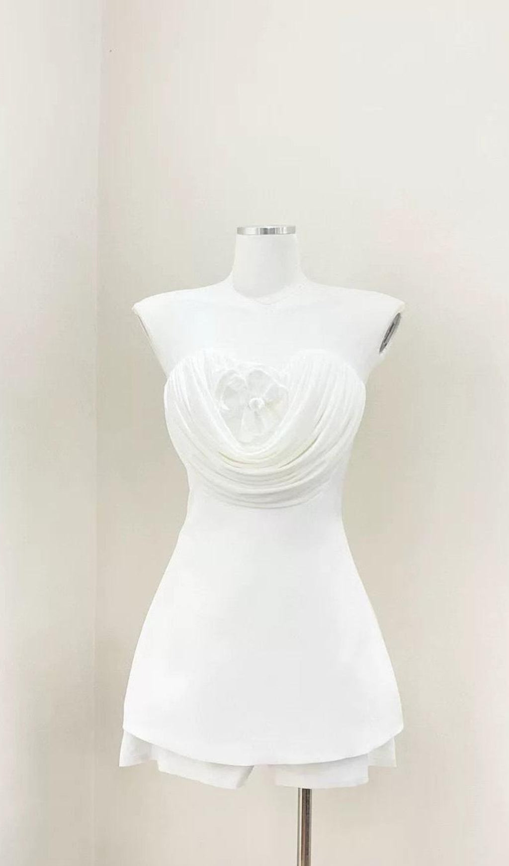 verna flower embellished strapless mini dress in white