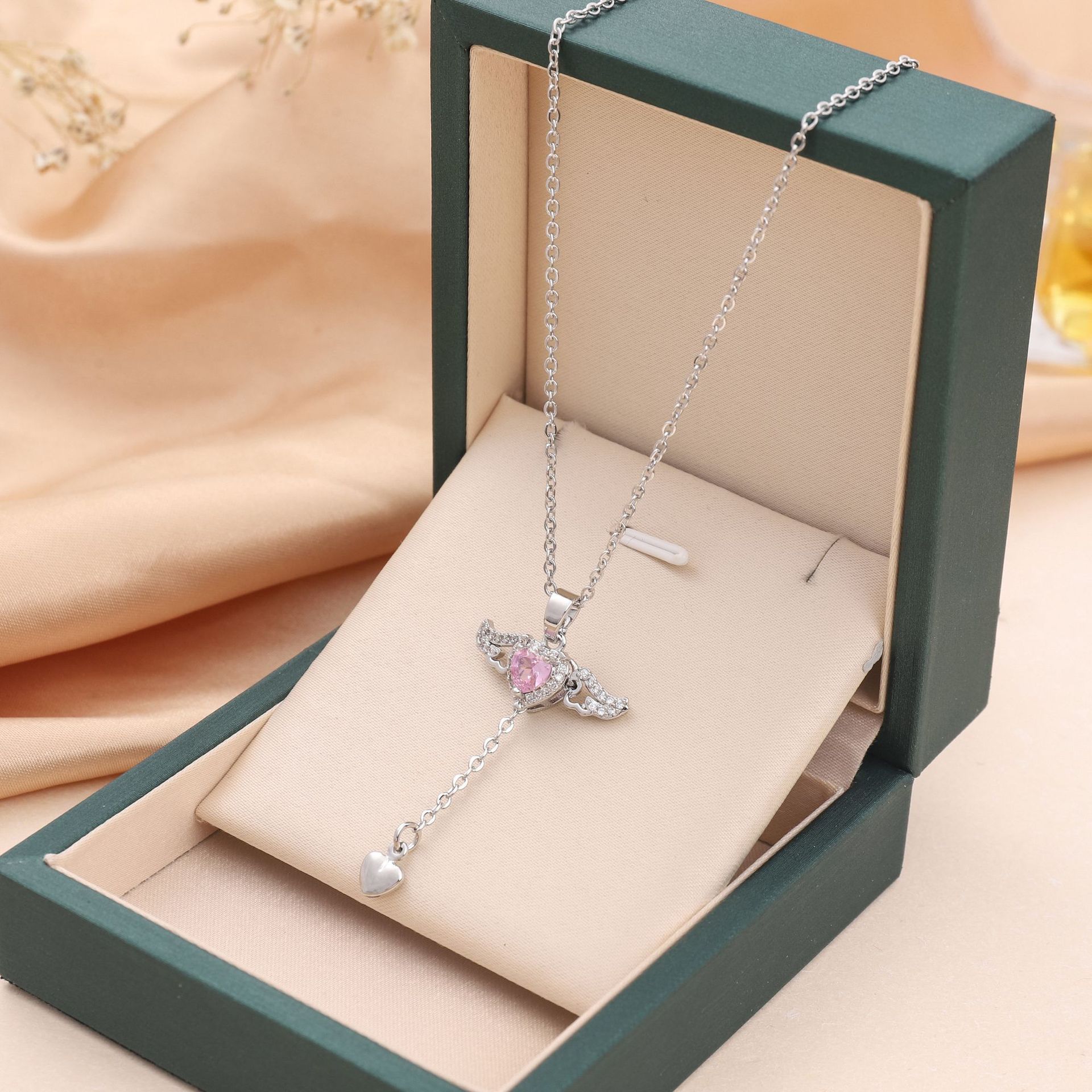 Mature Women Moving Cupid Heart Angel Wings Tassel Necklace With Crystal Clavicle Chain Jewelry