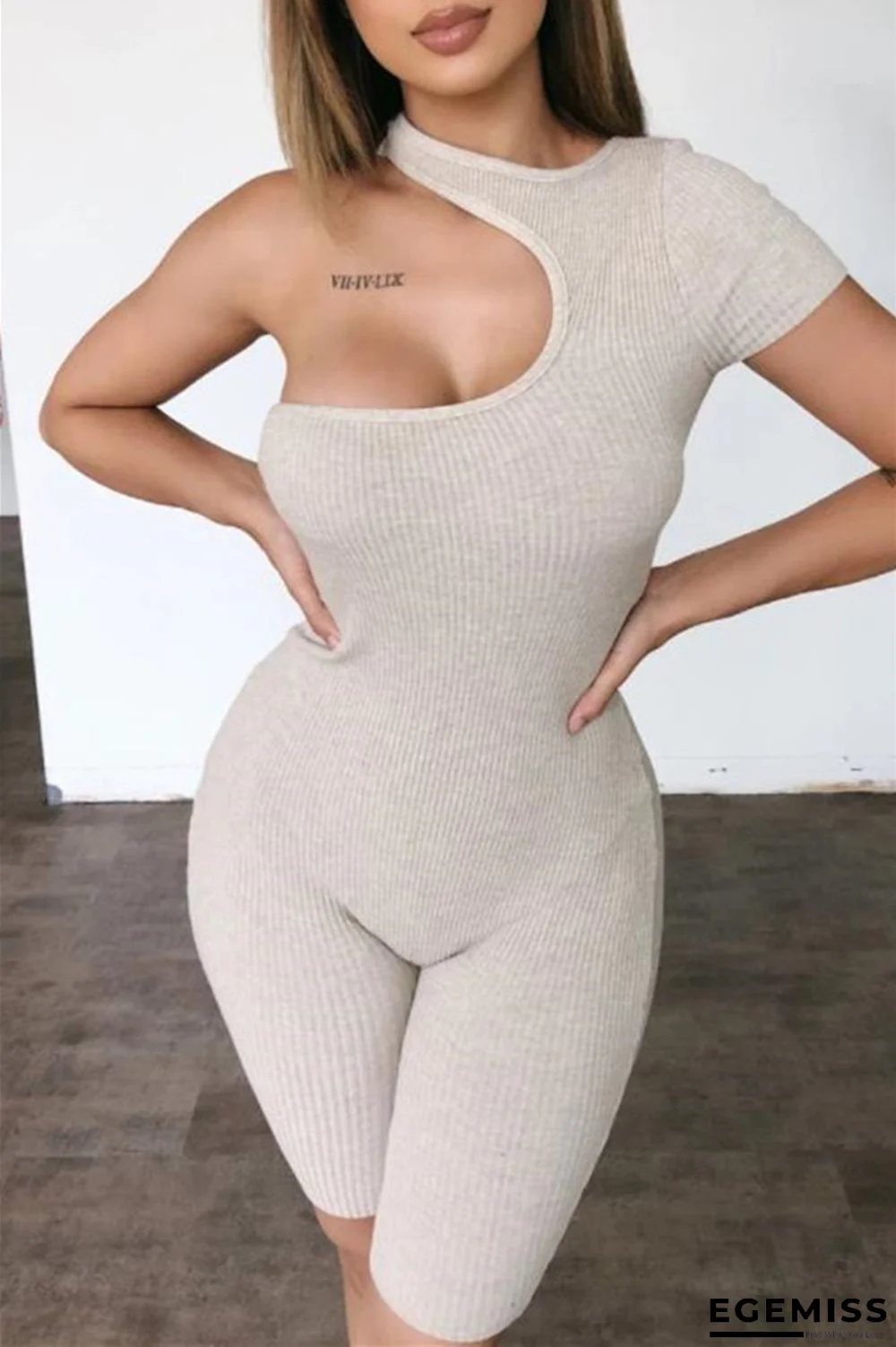 Apricot Fashion Sportswear Solid Hollowed Out One Shoulder Skinny Romper | EGEMISS