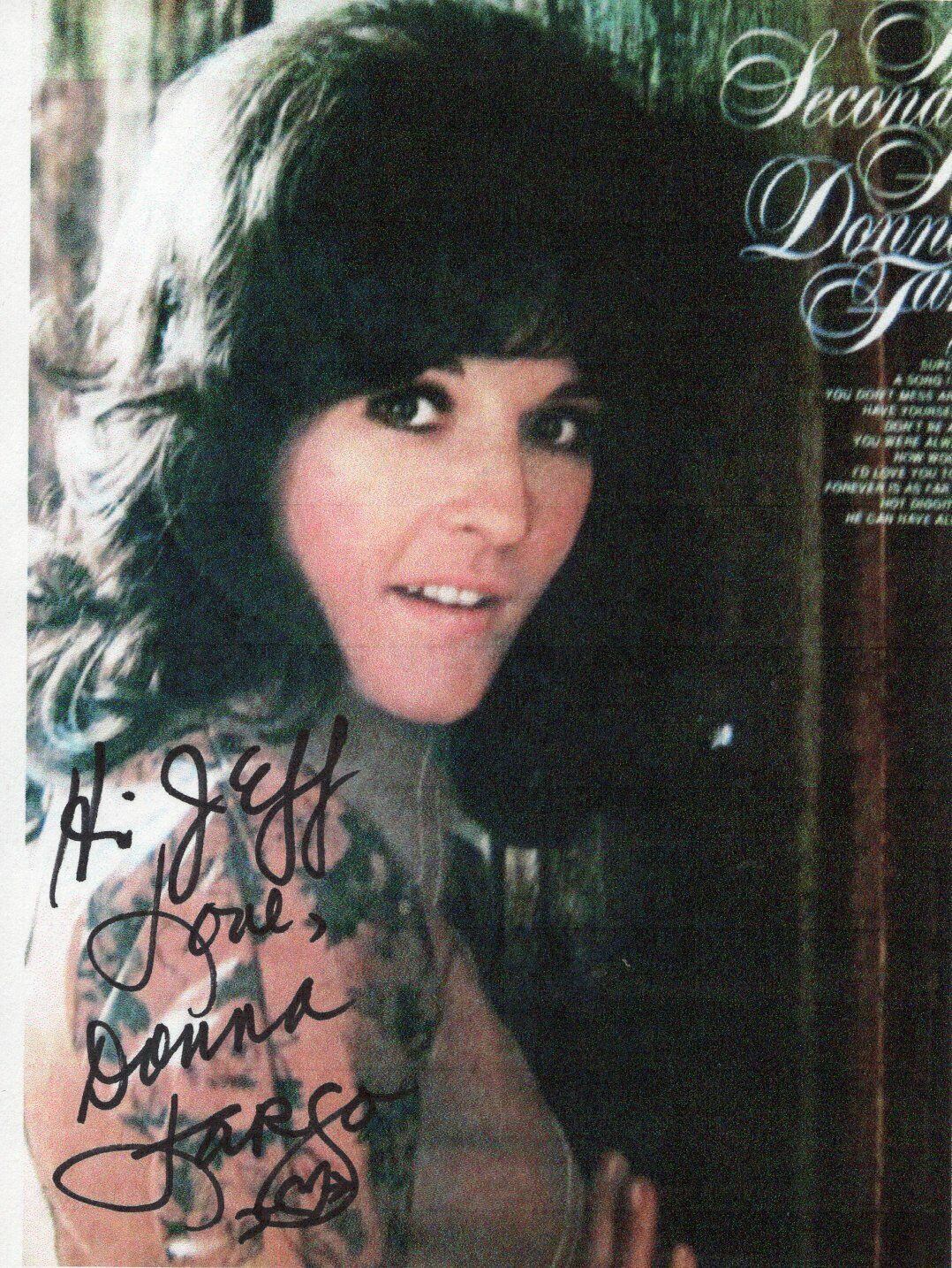 Donna Fargo Autographed 4 x 5 inch Paper Photo Poster painting As Pictured