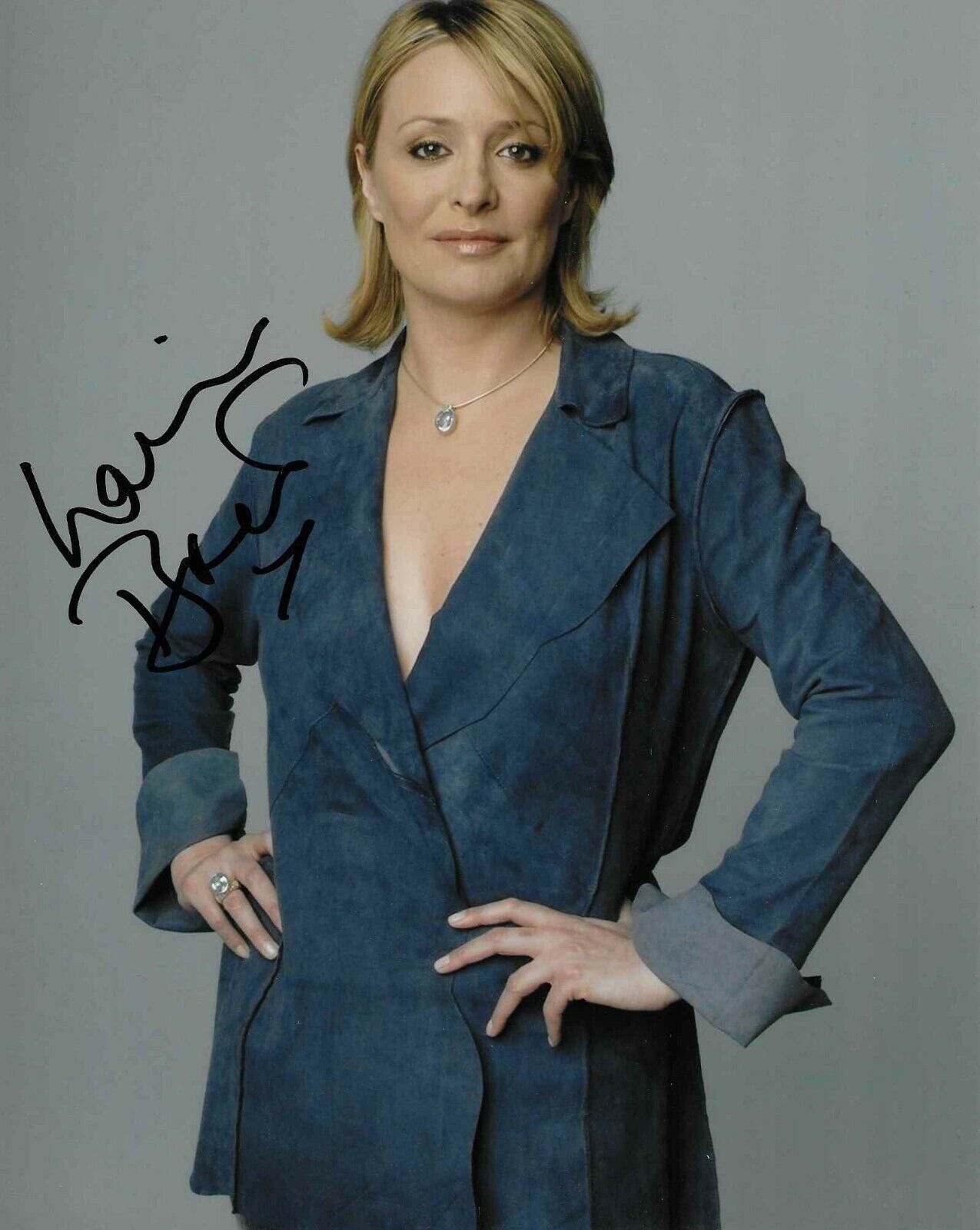 Lauire Brett autograph - signed Photo Poster painting - Eastenders - Waterloo Road