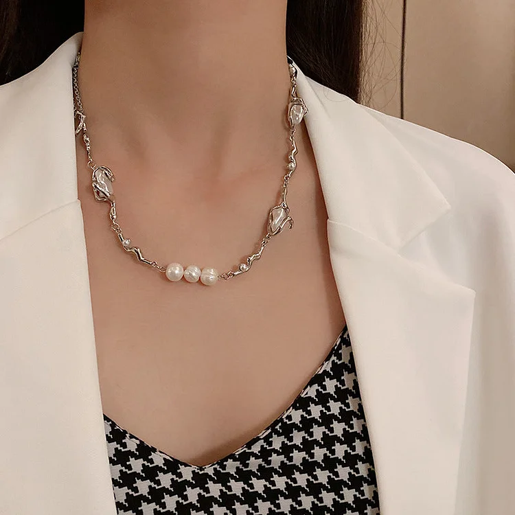 Minority Special Design Sense Pearl Metal Necklace
