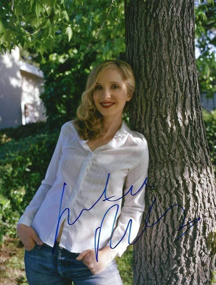 ACTRESS Julie Delpy autograph, In-Person signed Photo Poster painting