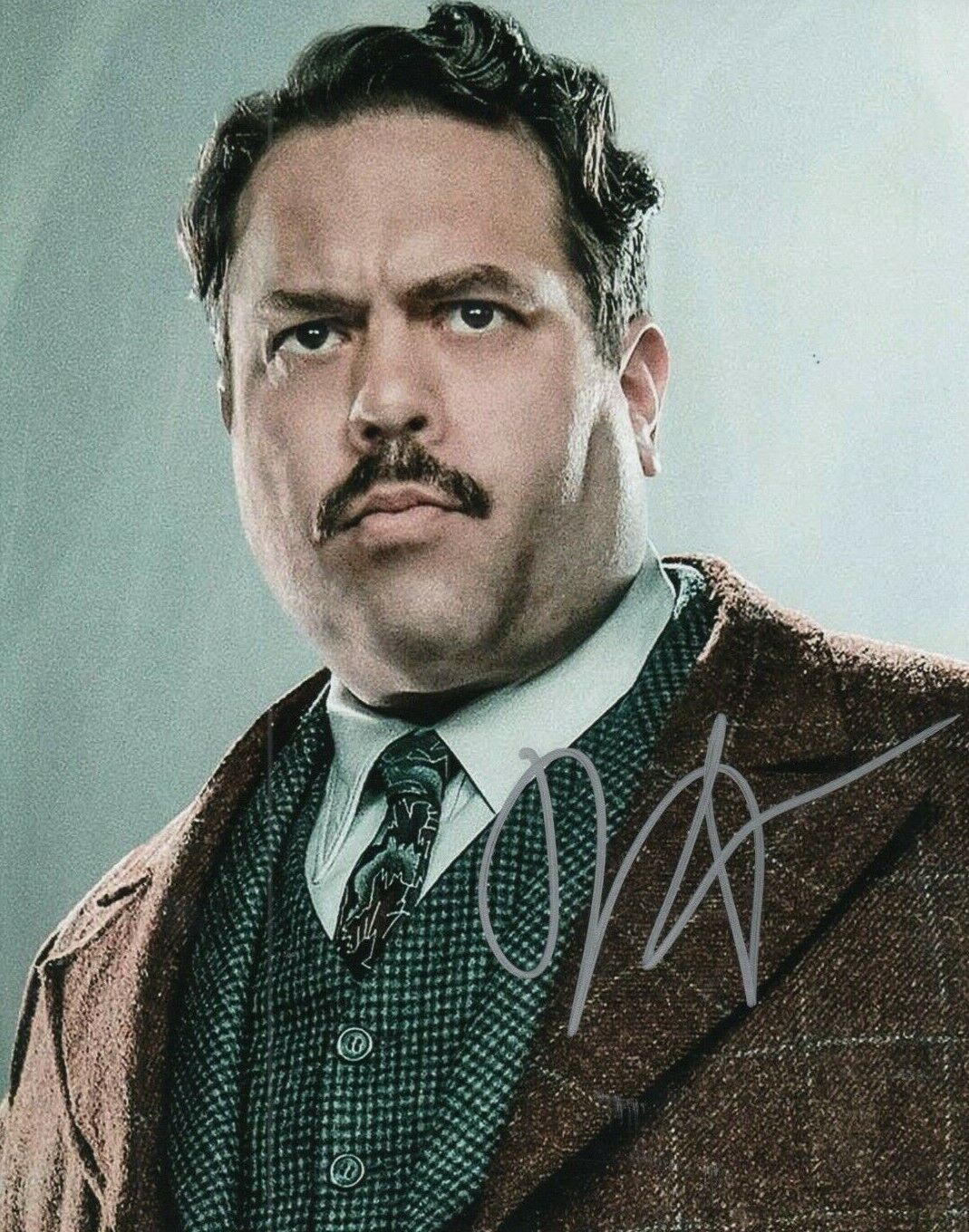 DAN FOGLER signed (FANTASTIC BEASTS: THE CRIMES OF GRINDELWALD) 8X10 W/COA #1