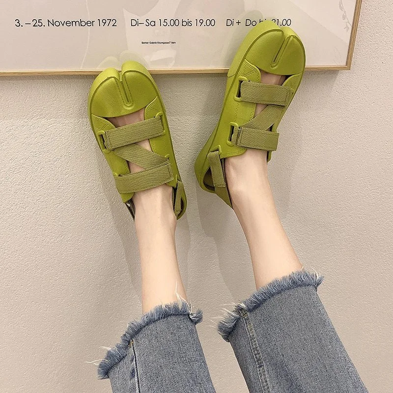  Women Sandals Comfortable Flat Sandals Soft Stitching Ladies Specific Velcro Sandals Women Split Toe Beach Shoes Woman Footwear